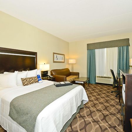 Best Western Plus Travel Hotel Toronto Airport Номер фото