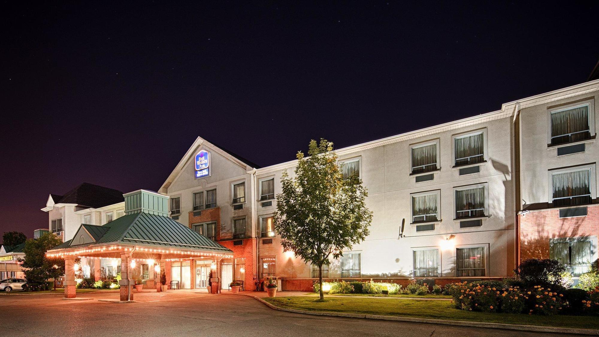 Best Western Plus Travel Hotel Toronto Airport Екстер'єр фото